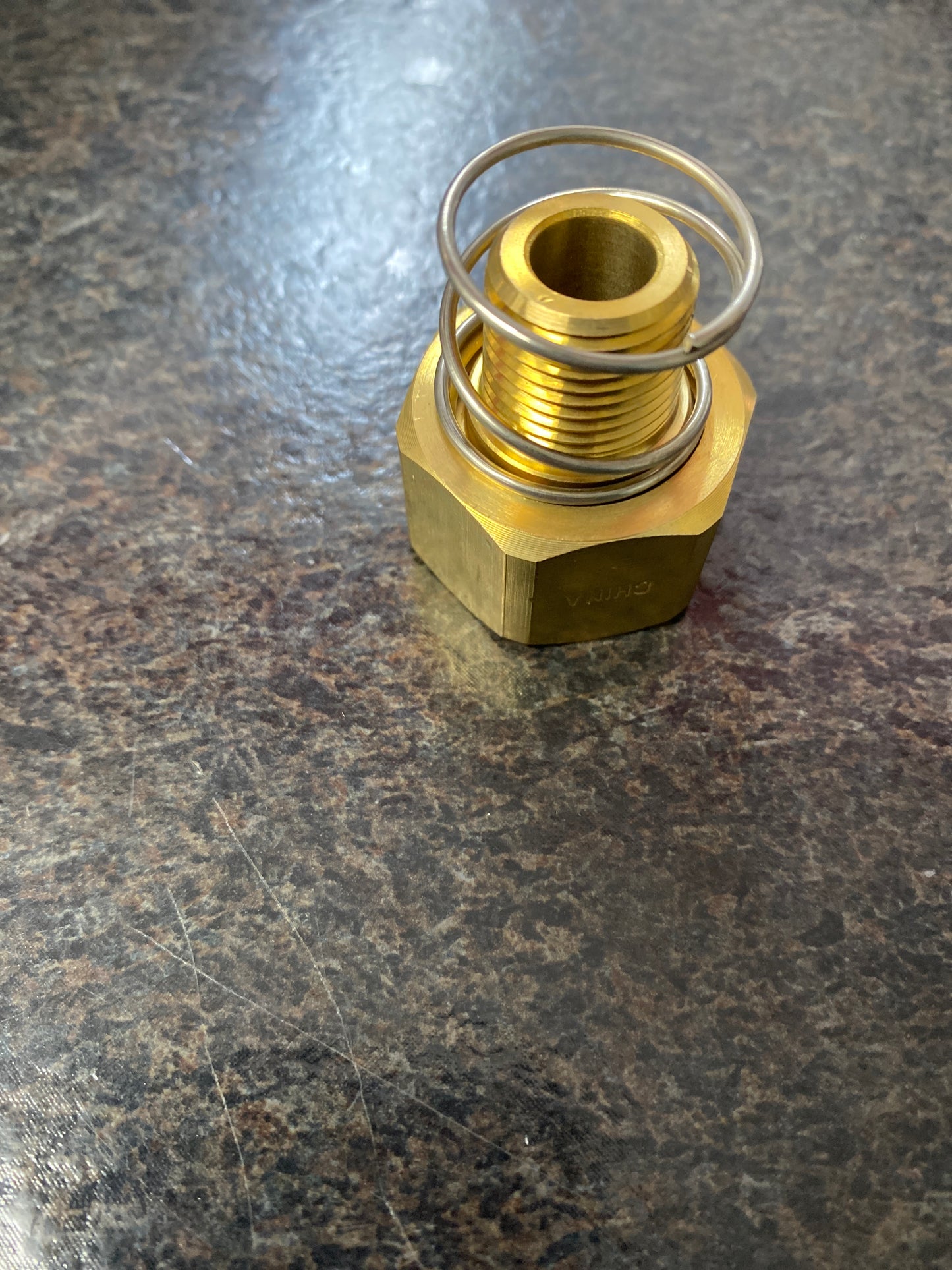 Baren-3/4 FGH SWIVEL X 3/8 MPT FITTING