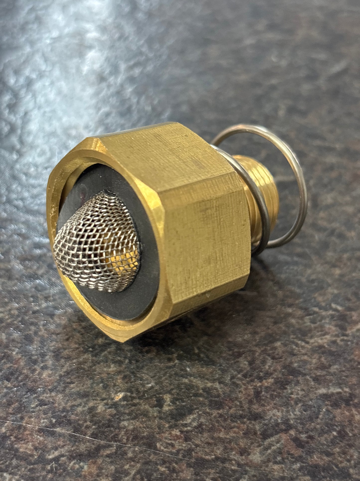 Swivel, 3/8" Mp X 3/4" Ghf W/Strainer