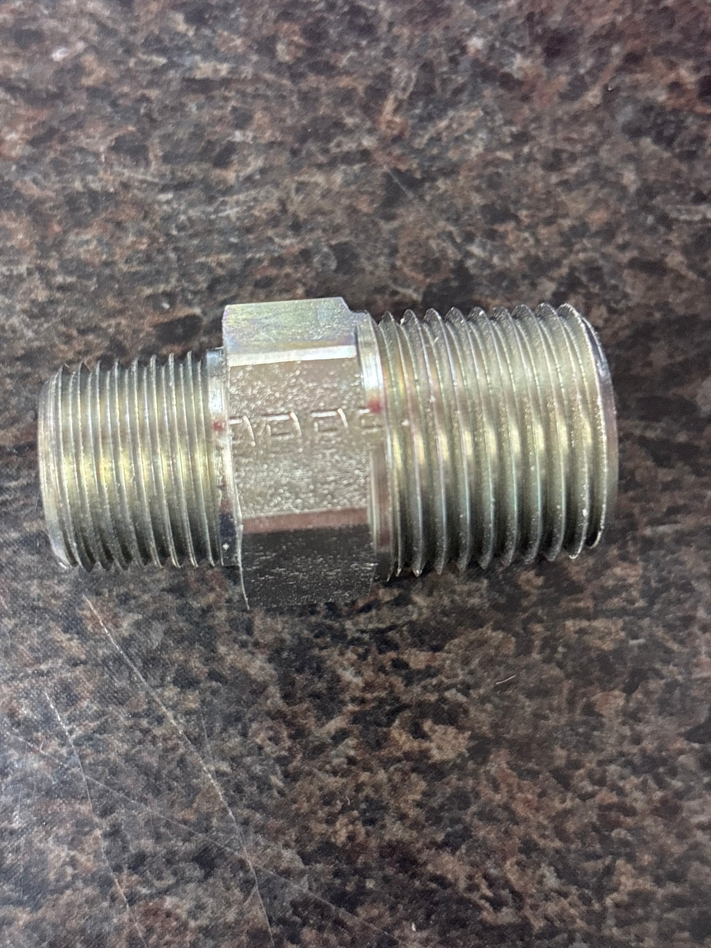 Baren-STEEL HEX NIPPLE 1/2MPT X 3/8MPT, 3000PSI