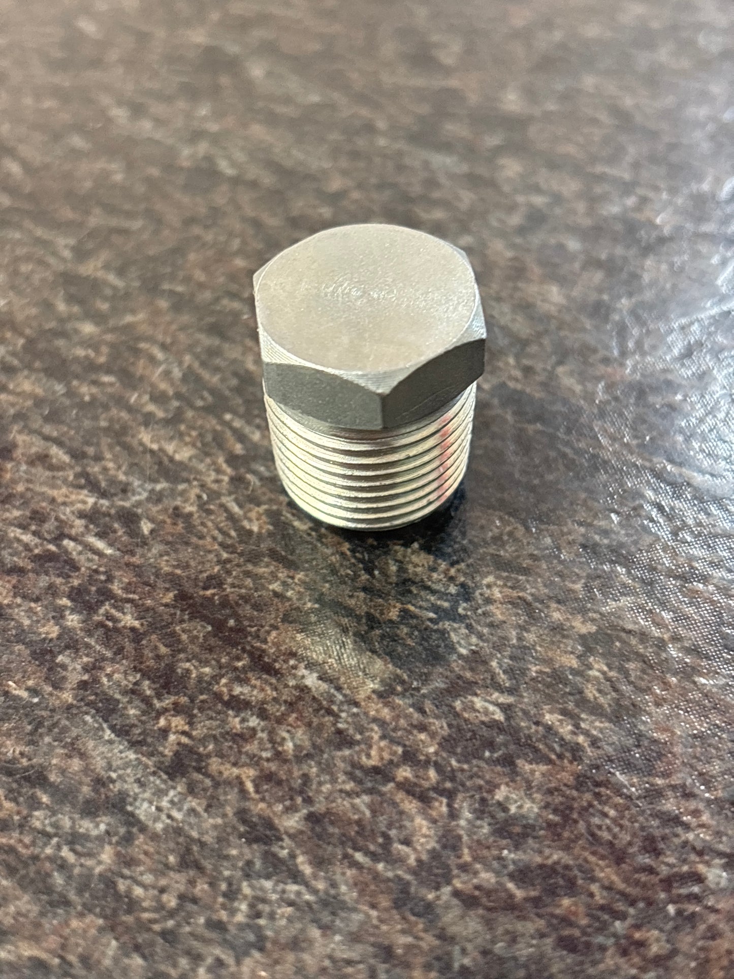 Baren-STEEL HEX HEAD PLUG 3/8 MPT, 4000 PSI on ground