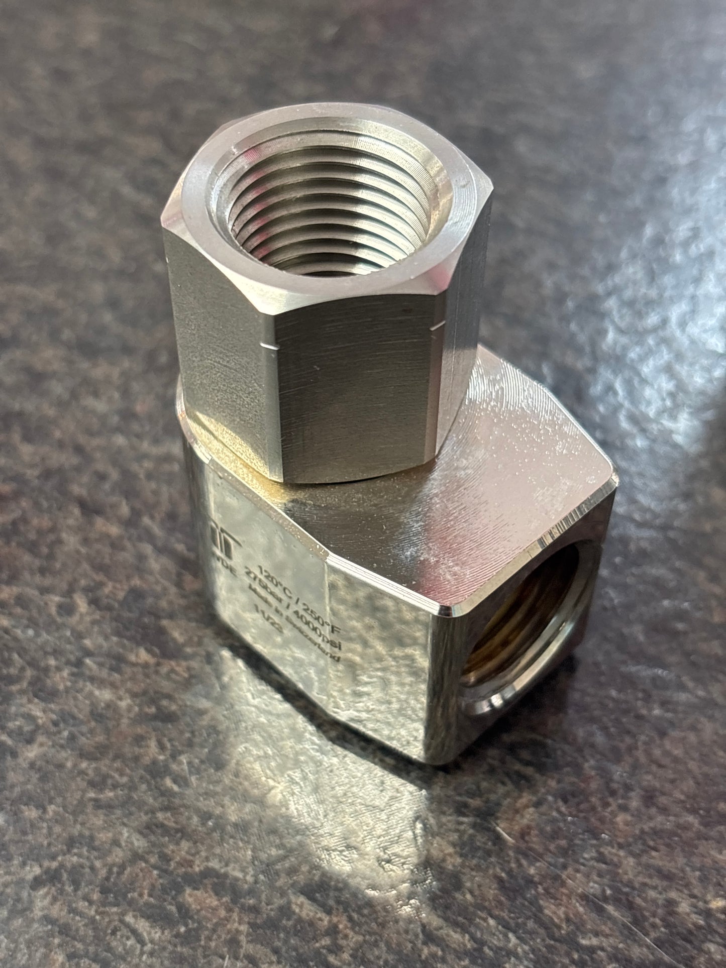 43.458 MOSMATIC WDE SWIVEL 90 1/2Fx1/2F