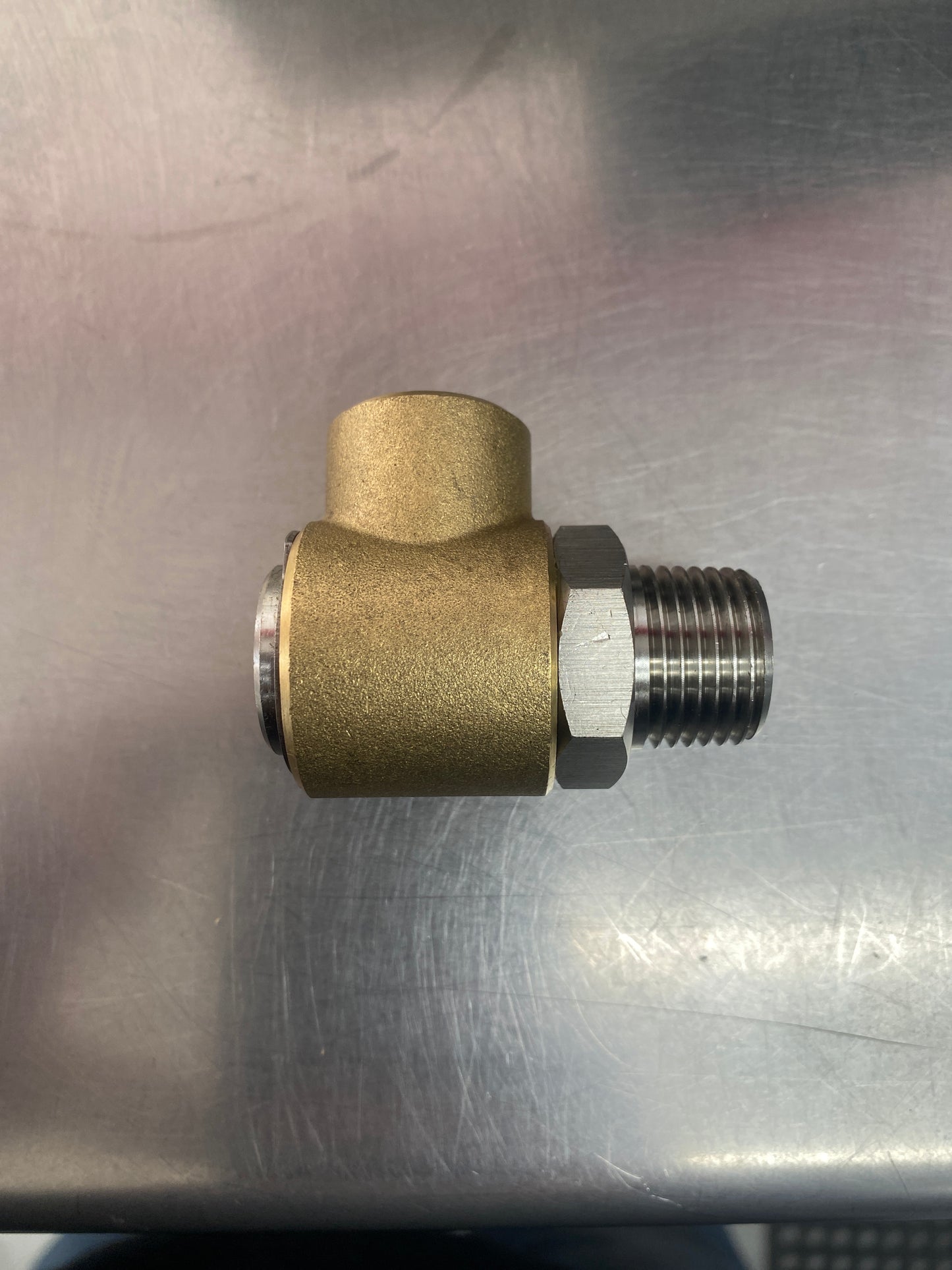 Baren-BRASS SWIVEL W/S.S. STEM 1/2MPT X 3/8FPT 4000PSI