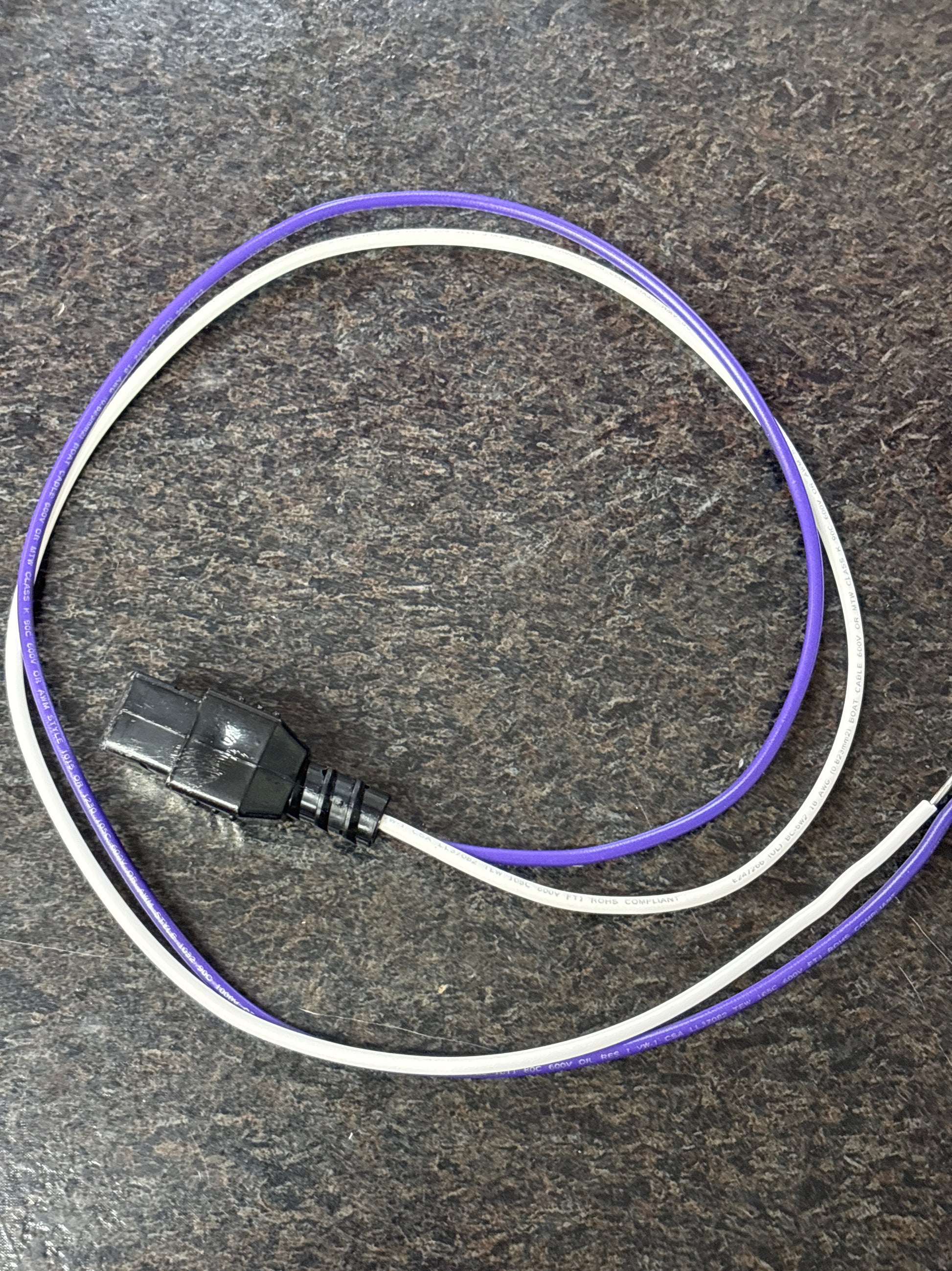 Baren SUNTEC 3753895 PIGTAIL CONNECTOR 2 WIRE cord on floor